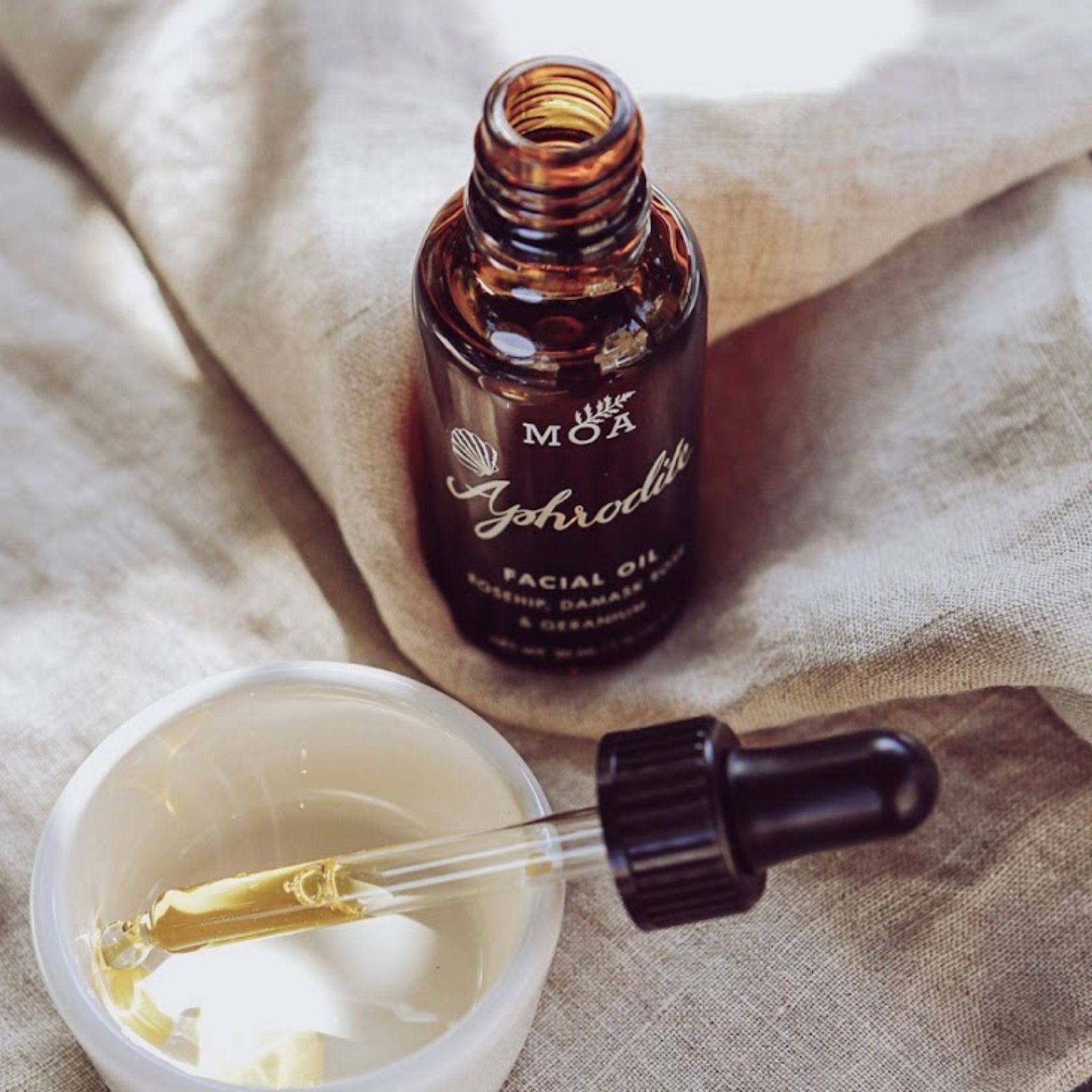 美肌に導く多機能フェイシャルオイル】Aphrodite Facial Oil | MOA